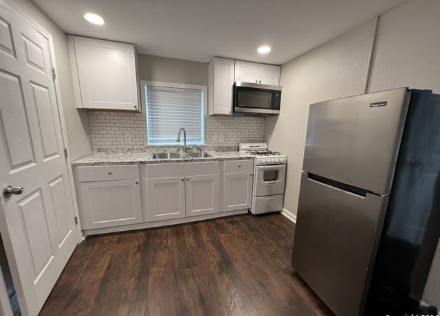 rental at 333 E Woodlawn Ave Unit 2 in San Antonio, TX — photo 5