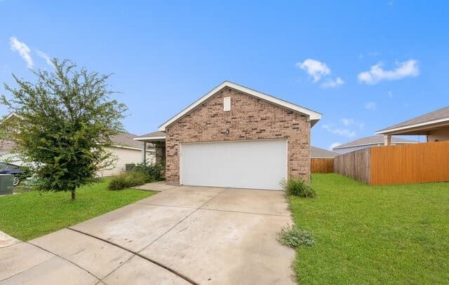 rental at 5811  Rue Picasso in Converse, TX — photo 2
