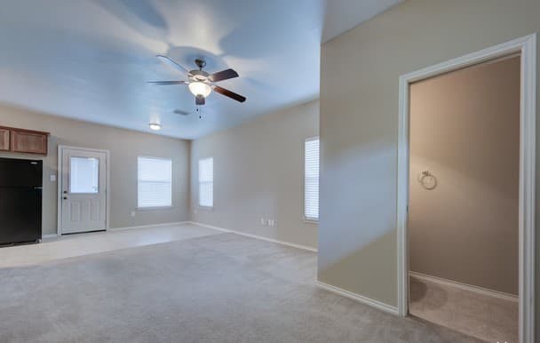 rental at 5439  Bright Run in San Antonio, TX — photo 4