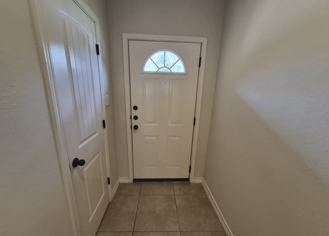 rental at 6618  Arancione Ave. Unit 104 in San Antonio, TX — photo 2