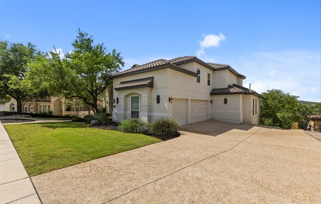 rental at 623  Sentry Hl in San Antonio, TX — photo 1
