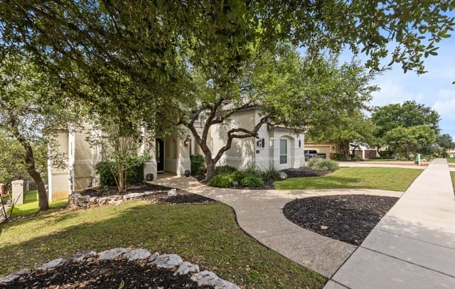 rental at 623  Sentry Hl in San Antonio, TX — photo 2