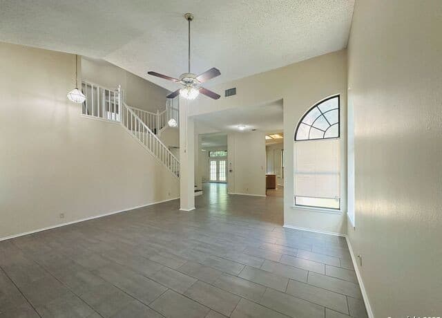 rental at 3235  Tree Grove in San Antonio, TX — photo 4