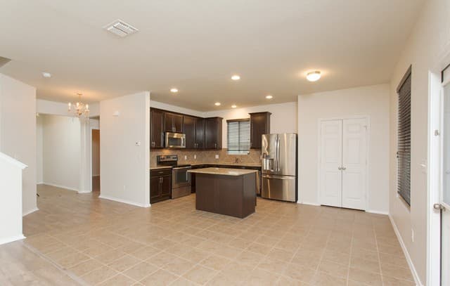 rental at 9342  Fisherman Prt in Converse, TX — photo 4