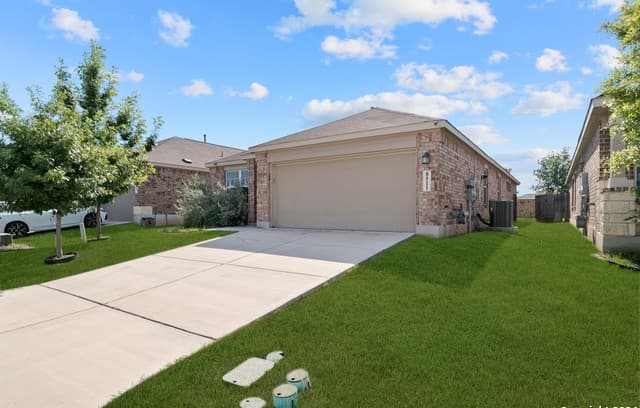 rental at 8511  Lamus Wheel in San Antonio, TX — photo 3
