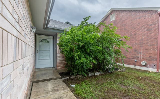 rental at 21514  Longwood in San Antonio, TX — photo 2