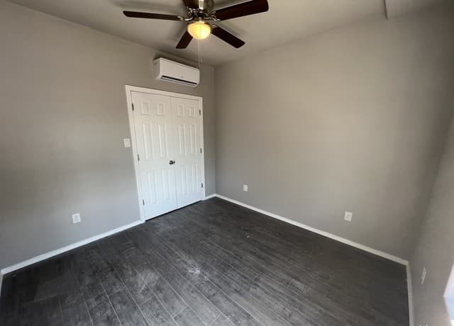 rental at 301  Warren St Unit 4 in San Antonio, TX — photo 4