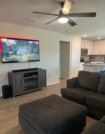 rental at 8824  Broad Wing Dr in San Antonio, TX — photo 3
