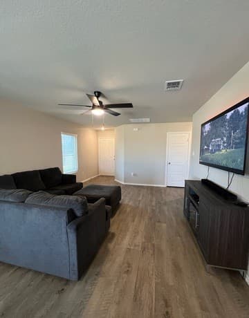 rental at 8824  Broad Wing Dr in San Antonio, TX — photo 4