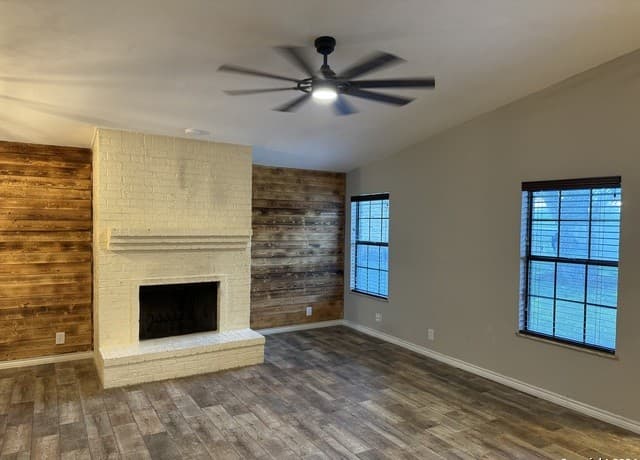 rental at 13939 S Village Dr in San Antonio, TX — photo 3