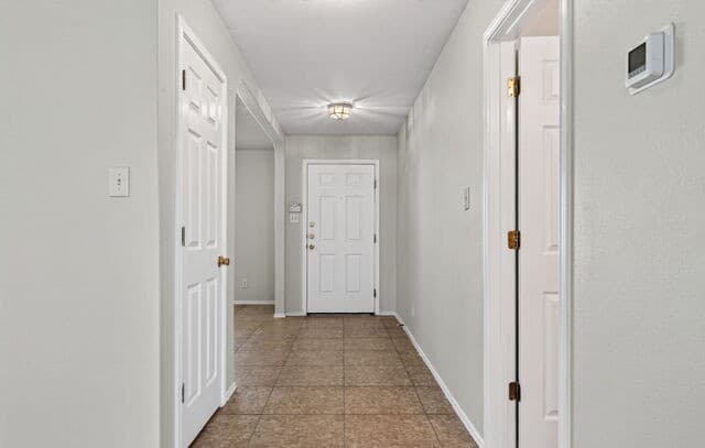 rental at 659  Lynx Mtn in San Antonio, TX — photo 5