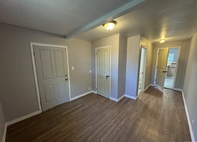 rental at 520 W Mitchell St in San Antonio, TX — photo 5