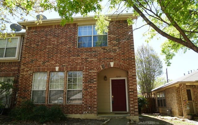 rental at 7203  Snowden Crst in San Antonio, TX — photo 1