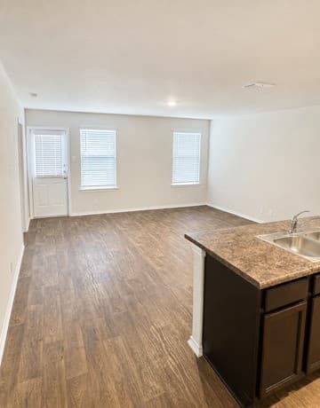 rental at 104  Black Scoter in San Antonio, TX — photo 2