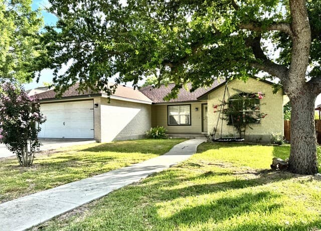 rental at 2038  Bentwood in New Braunfels, TX — photo 1
