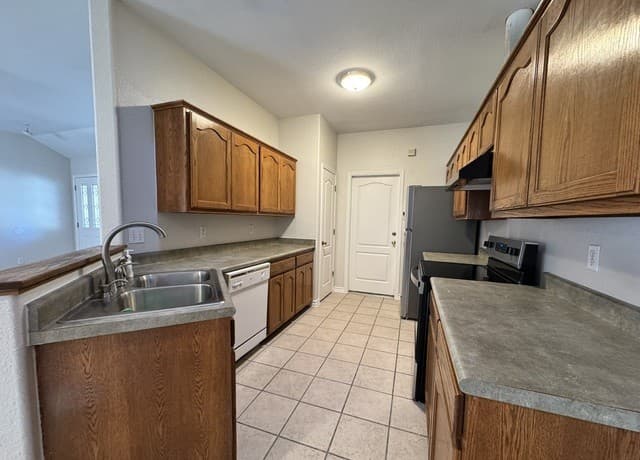 rental at 2038  Bentwood in New Braunfels, TX — photo 4