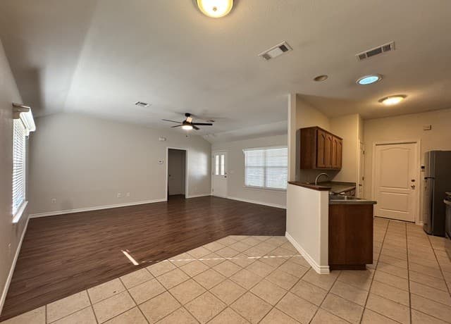 rental at 2038  Bentwood in New Braunfels, TX — photo 5