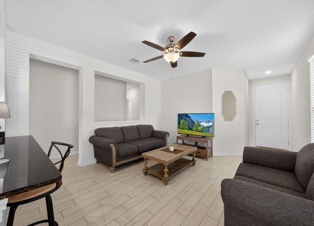 rental at 11663  Midnight Rain in San Antonio, TX — photo 4
