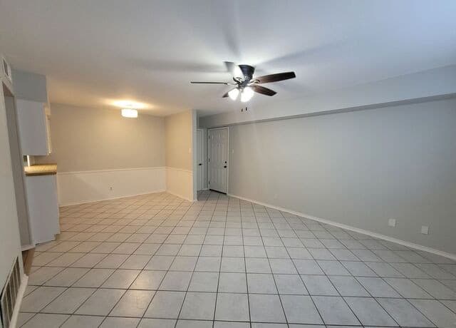 rental at 219 W Silver Sands Dr Unit 5 in San Antonio, TX — photo 5