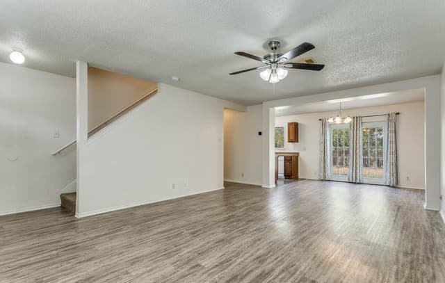 rental at 6019  Lyndell Spgs in San Antonio, TX — photo 2