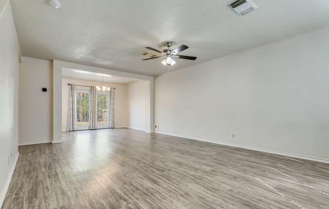 rental at 6019  Lyndell Spgs in San Antonio, TX — photo 3