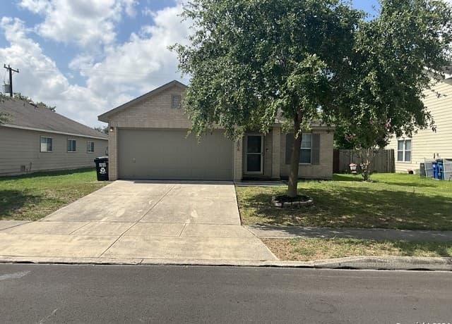 rental at 7806 Ruidoso Chase in Selma TX