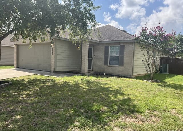 rental at 7806  Ruidoso Chase in Selma, TX — photo 2