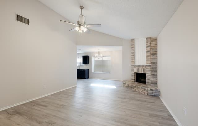 rental at 629  Fern Meadow Dr in Universal City, TX — photo 4