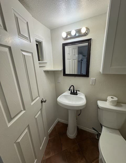 1-bedroom rental at 8325 Fm 327 Unit 7 in Elmendorf, TX — photo 4
