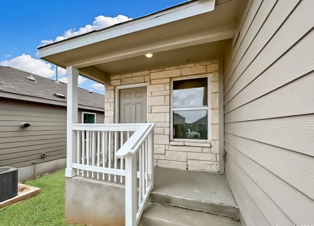 rental at 10015  Kersey Ml in San Antonio, TX — photo 3