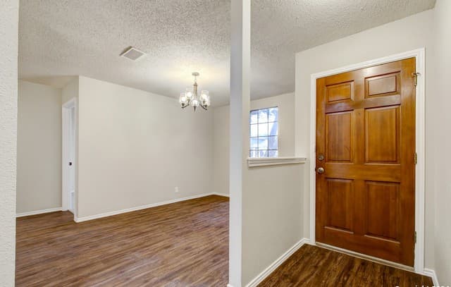 rental at 11823  Adriana Maria in San Antonio, TX — photo 2
