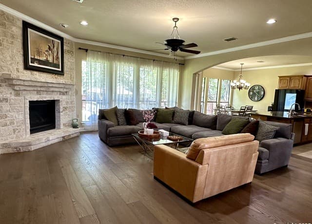 rental at 24842  Fairway Springs in San Antonio, TX — photo 2