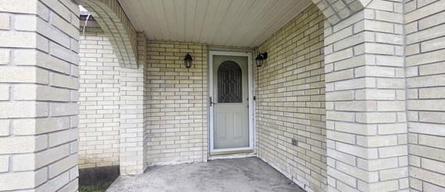 rental at 5707  Lovett Oaks in San Antonio, TX — photo 2