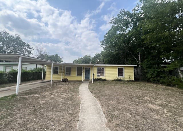 rental at 3843  Manchester in San Antonio TX