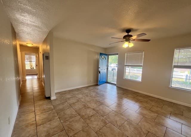 rental at 3843  Manchester in San Antonio, TX — photo 5