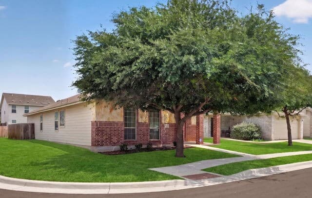 rental at 2119  Catfish Pond in San Antonio, TX — photo 2