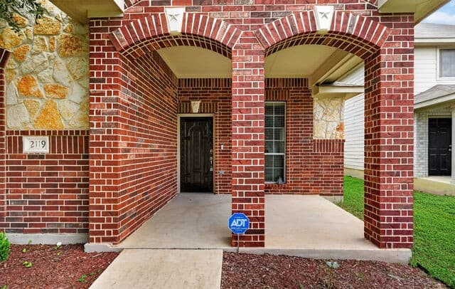 rental at 2119  Catfish Pond in San Antonio, TX — photo 4