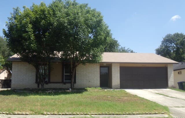 rental at 10511  Cherry Laurel in San Antonio, TX — photo 1