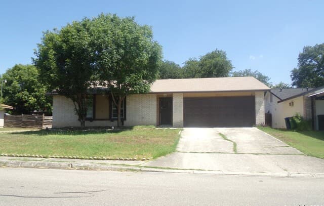 rental at 10511  Cherry Laurel in San Antonio, TX — photo 2