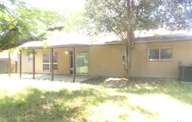 rental at 10511  Cherry Laurel in San Antonio, TX — photo 3