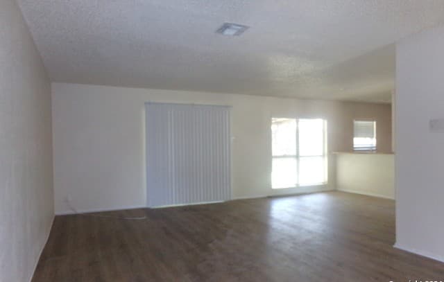 rental at 10511  Cherry Laurel in San Antonio, TX — photo 5