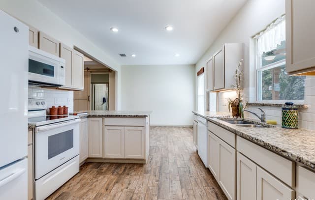 rental at 2336  Hornsby in Spring Branch, TX — photo 5