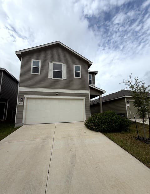 rental at 4554  Otra Otra Dr in San Antonio, TX — photo 3