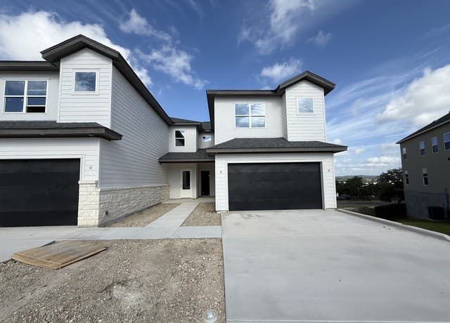 rental at 110  Magnolia Cir in Boerne, TX — photo 1
