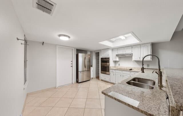 rental at 13906  North Hills Village Drive in San Antonio, TX — photo 4