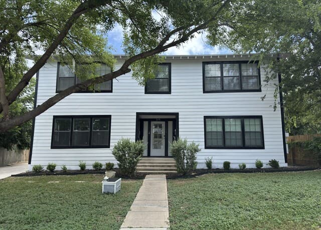 1-bedroom rental at 315 Andrews Unit 2 in San Antonio, TX — photo 1