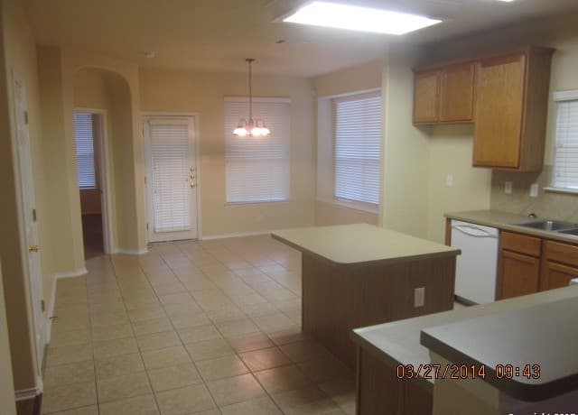 rental at 524  Foxford Run Dr in Schertz, TX — photo 4