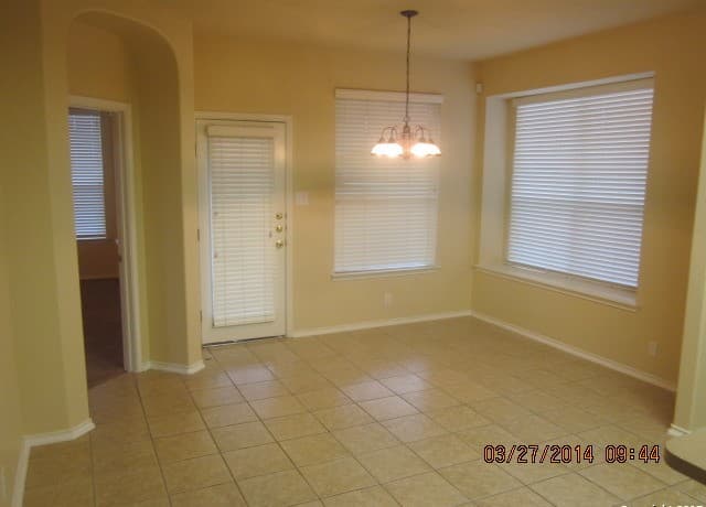 rental at 524  Foxford Run Dr in Schertz, TX — photo 5