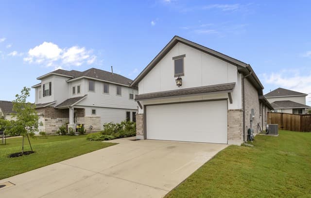 rental at 4964  Park Mnr in Marion, TX — photo 2