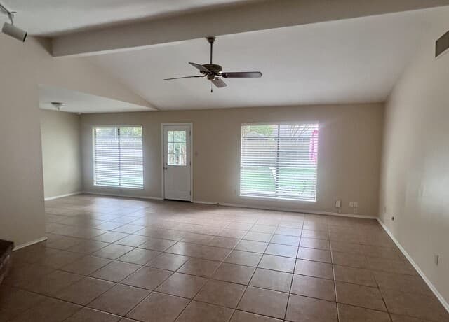 rental at 2847  Burning Rock St in San Antonio, TX — photo 5